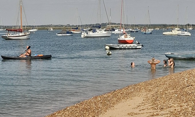 West Mersea Cottage | West Mersea Cottage, Coast Road. Beach/sea area. Some Aug and Sept availability