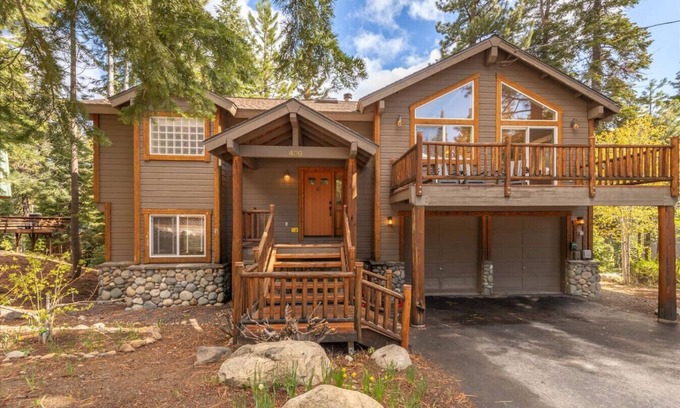 Comstock Acres Cabin | West Shore Cabin with Hot Tub!