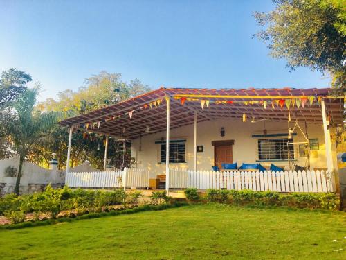 Paud House | West Valley Farm Villa