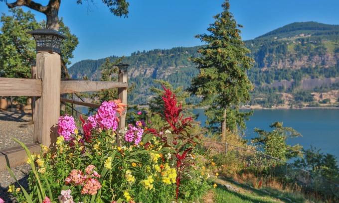Hood River Hotel | Westcliff Lodge