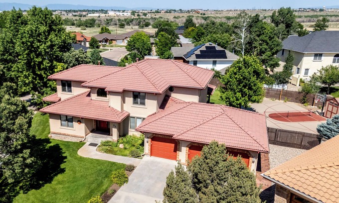 Pueblo House | Western Art Escape & Outdoor Fun!