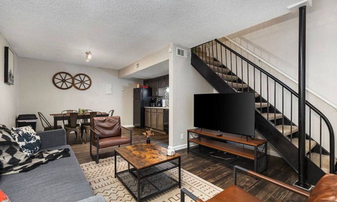 Fort Worth Apartment | Western Modern 2 Story Loft: Pool, Gym, Biz Center