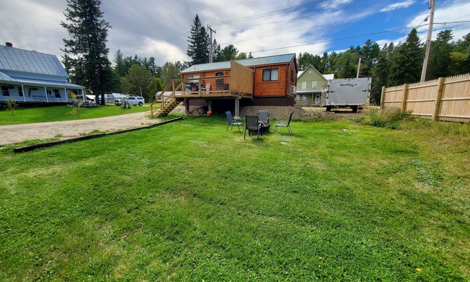 Eustis Cabin | Western Mountain Retreat. Hunt,Fish or Relax. 20 minutes to Sugarloaf. nnnn
