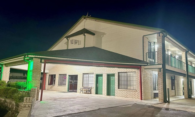 De Queen Hotel | Western Plaza Inn