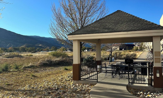 Parachute Hotel | Western Slope suites