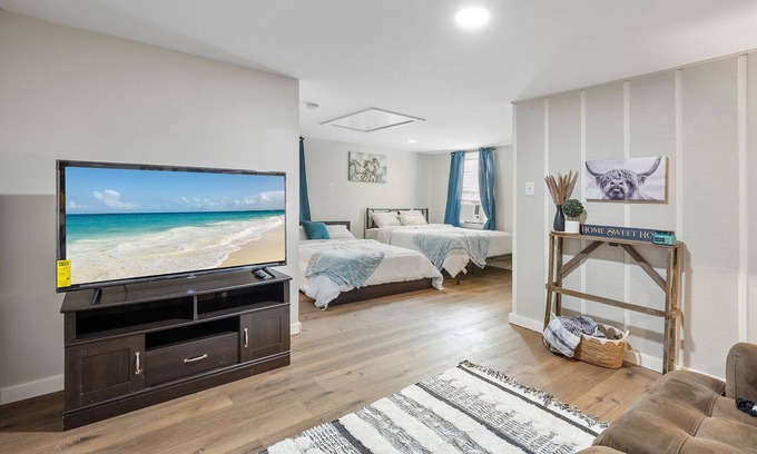 Southeast Houston Apartment | Western Studio w/private patio 5 min from Hobby Airport!