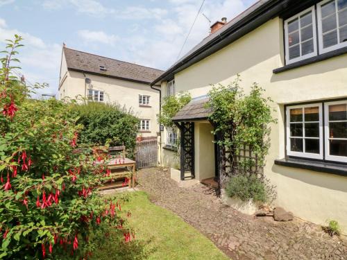 Worlington House | Westgate Cottage