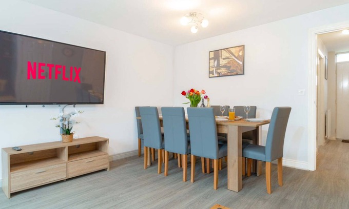Peterborough House | Westlake Base, Contractor Group Friendly + Parking
