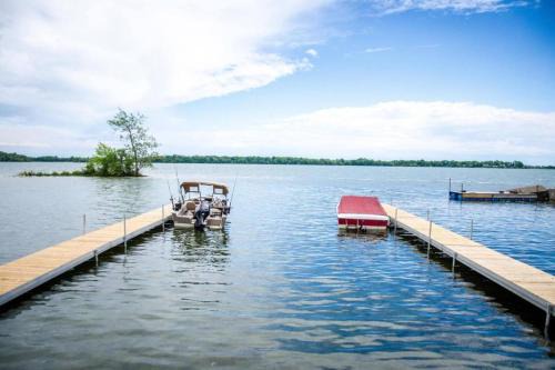 Bloomfield House | Westlake Consecon Cottage