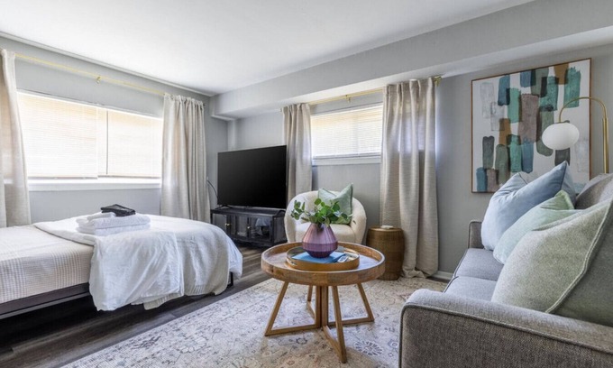 Westlake Apartment | Westlake Cozy Apartment