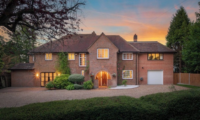 Ashtead House | Westleigh