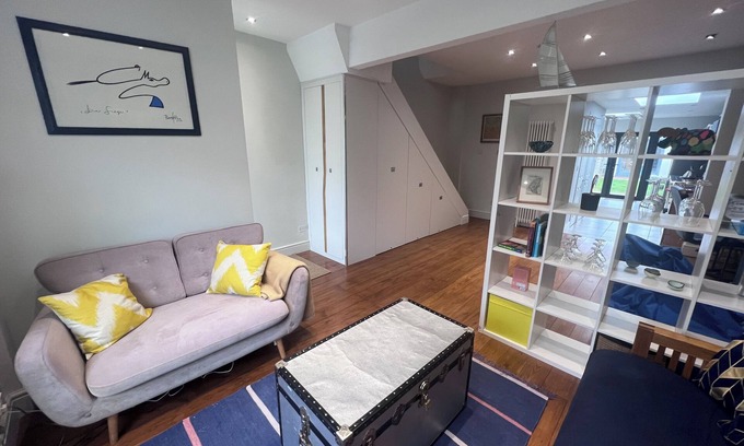 Whitstable House | Westmeads wings. 5 minutes walk to the harbour and close to town and beach