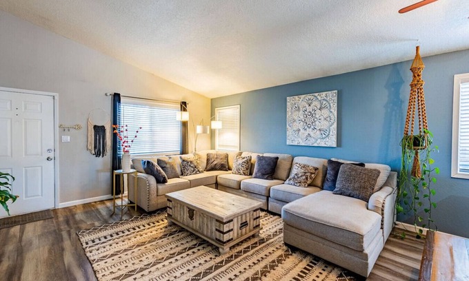 Albuquerque House | Westside Chic - 2 bedroom