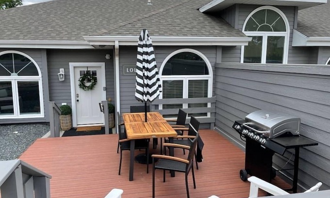 Rapid City House | ⁑Westside Luxury⁑Park Access✔Patio✔Large Groups✔