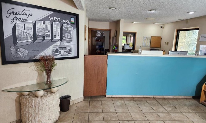 Westlake Hotel | WestSpring Inn - Westlake Cleveland