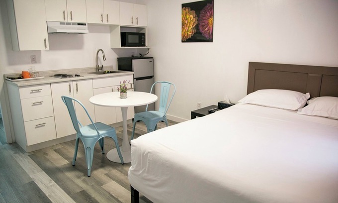 Powell River Hotel | Westview Centre Motel Ltd.