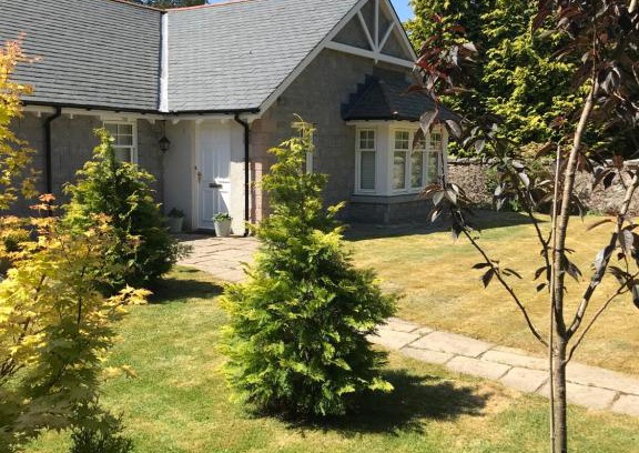 Aboyne House | Westwood Cottage