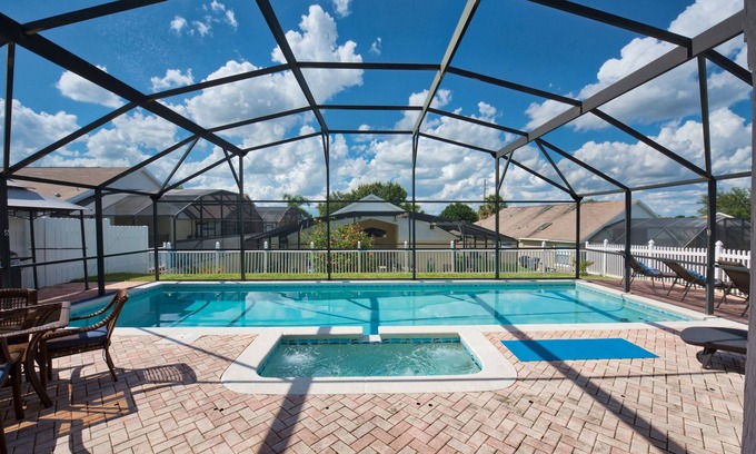 Windsor Palms House | Wet Feet Retreat; Giant Pool, 4 bdm, close to Disney, Magic Kingdom Fireworks
