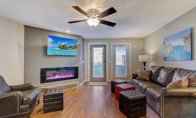 Lake Delton Apartment | WFC II Lake Access - Family or Romance - Location!