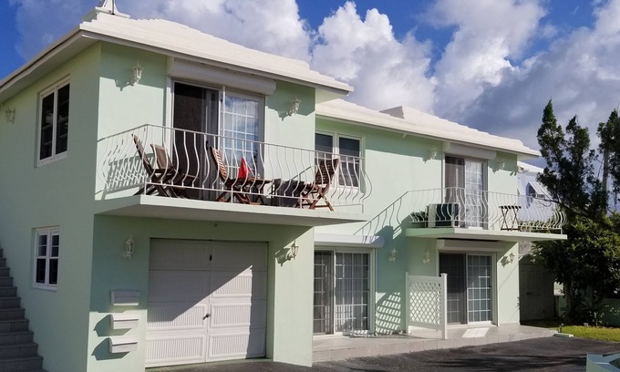 Southampton Apartment | "Whale Bay Beach Getaway"
