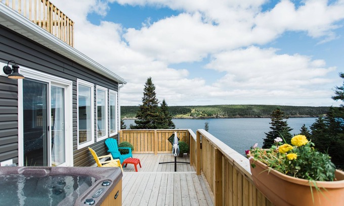 Mobile House | Whale House Guest House