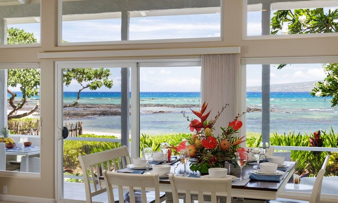 Puako House | Whale's Tail - Beachfront in Magical Puako! Beach outside the back door!