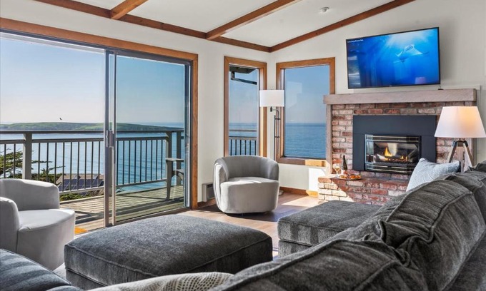 Dillon Beach House | Whale Watch FANTASTIC VIEWS Game Room Dog Friendly