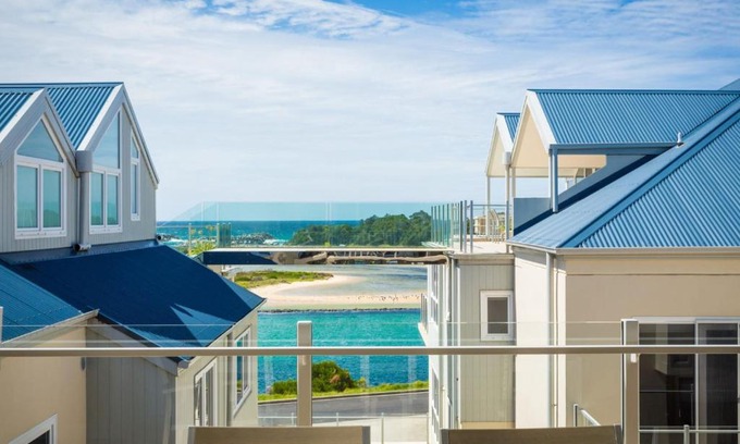 Narooma Apartment | Wharf Apartment Unit 15