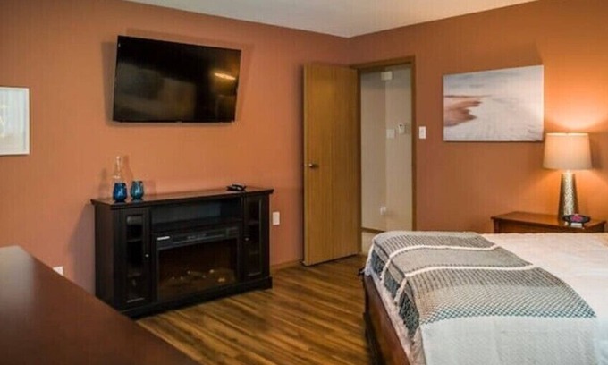 Brandon Condo | Wheat City Retreat