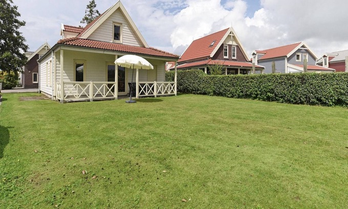 Municipality of Nissewaard House | Wheelchair-Friendly Retreat
