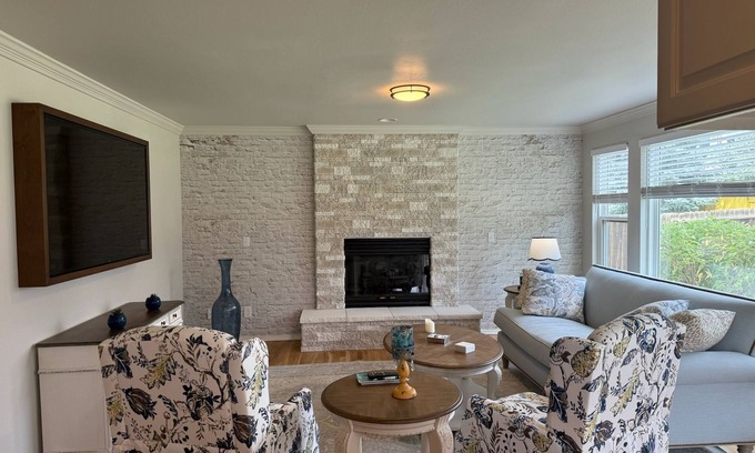 Briargate House | WHERE COMFORT MEETS COLORADO SUNSHINE!