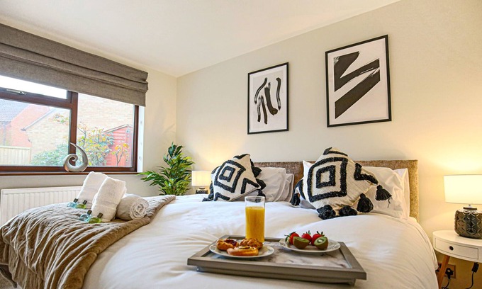 Great Linford House | Whichford, Milton Keynes