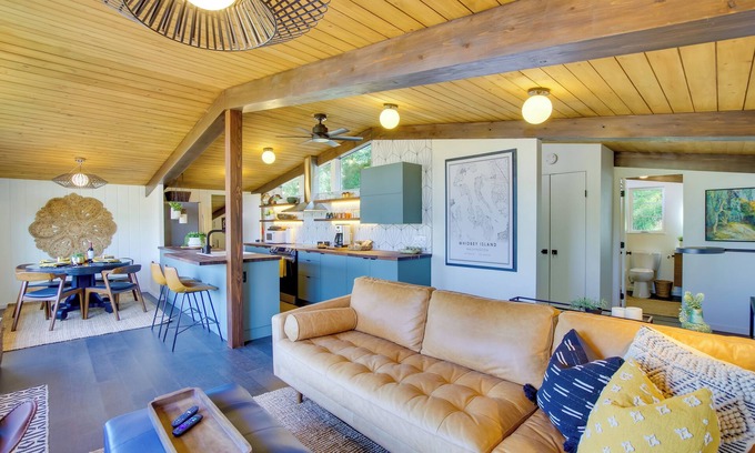 Lagoon Point House | Whidbey Island Oasis: Walk to Beach, Hot Tub, View
