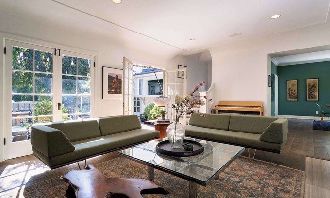 Los Feliz House | Whimsical Los Feliz House - Pool-Fire Pit-Dogs OK!