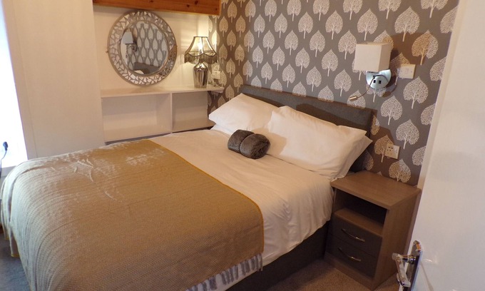 Falkland House | Whinstone Holiday Home in Falkland