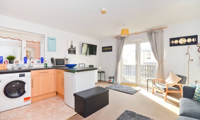 Ryde Apartment | Whippinmgham, Creek Gardens, Wootton