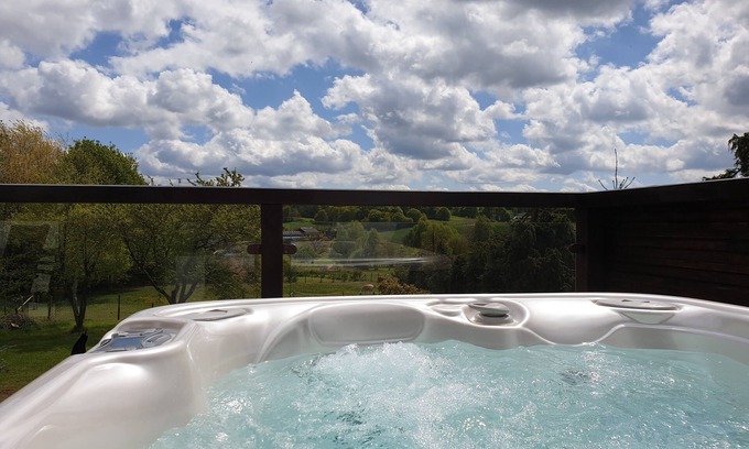 Fleringen Apartment | Whirlpool, sauna, steam bath,