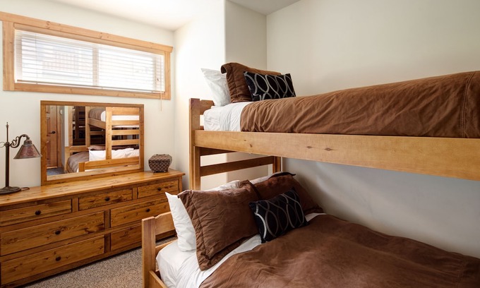 Forest Ridge Estates Cabin | Whiskey Jack Creek Lodge - Private Hot Tub - Located on Grey Wolf Golf Course