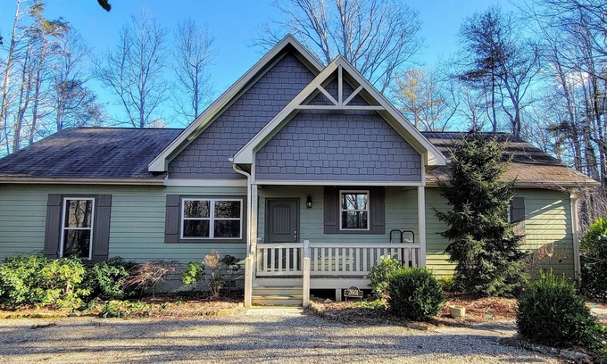Sapphire House | Whisper Ridge