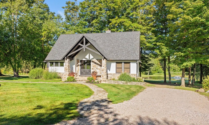 Goshen House | Whispering Estate Guest House - A Romantic Countryside Getaway