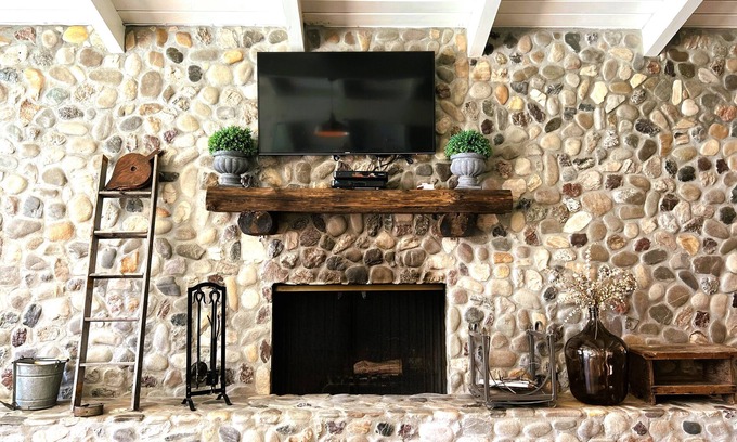 Santa Ynez House | Whispering Hills Ranch 5 minutes from Wine Trail