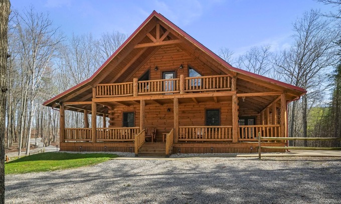 Ray Cabin | Whispering Oaks | Secluded 100 Acres