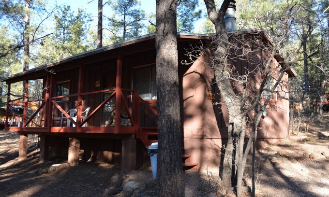 Pinetop-Lakeside Cabin | Whispering Pines - Cabin 35 (Spa Tub)