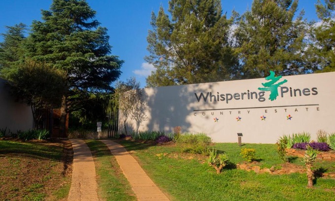 Magaliesberg Cabin | Whispering Pines Country Estate