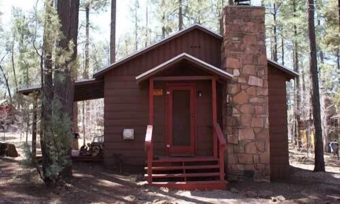 Pinetop-Lakeside Cabin | Whispering Pines Resort- Cabin #5