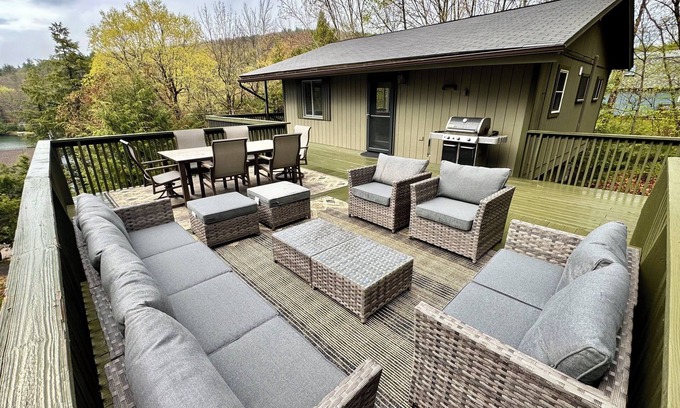 Newbury House | Whispering Pines - Your Stylish Nature Retreat