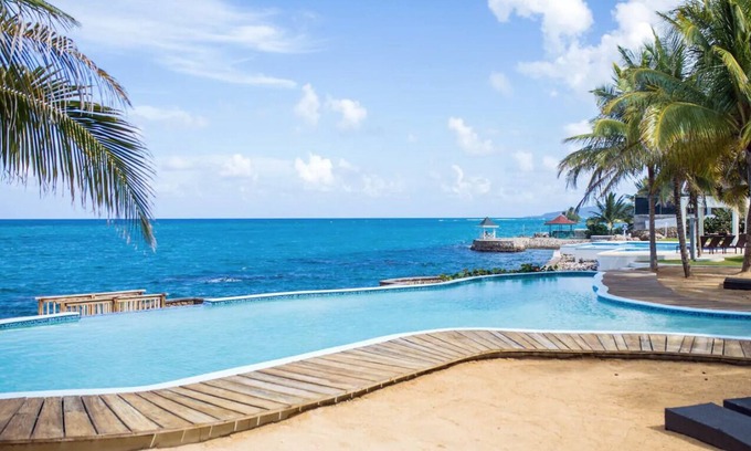 Tower Isle Condo | Whispering Seas luxury condominium