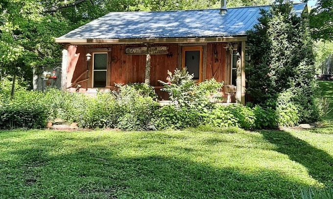 Fairview Cabin | Whispering Waters Cabin on The Creek
