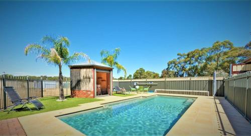 Maryborough House | Whispering Woods House Pool Sauna