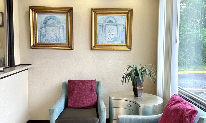 Elizabeth City Hotel | Whistling Pines - Daily & Extended Stay, Elizabeth City